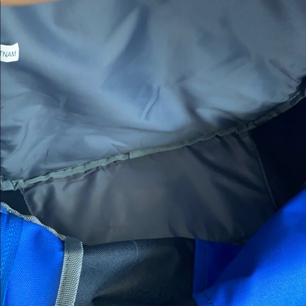NWOT!! Reebok Backpack! 💙🖤 - Picture 3 of 5